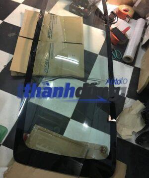 KÍNH CỐP HẬU TOYOTA HIACE