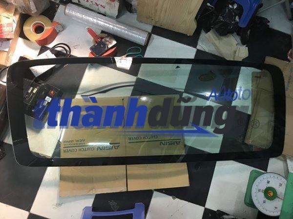 KÍNH CỐP HẬU TOYOTA HIACE