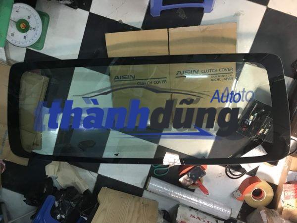 KÍNH CỐP HẬU TOYOTA HIACE