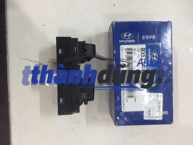 CÔNG TẮC LÊN KÍNH HYUNDAI STAREX-935714H110