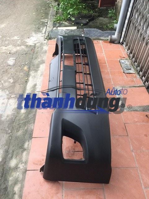 BA ĐỜ SỐC TRƯỚC TOYOTA HIACE