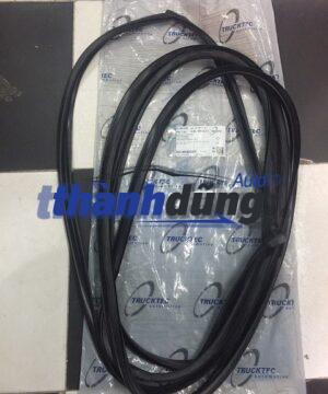 GIOĂNG KÍNH CHẮN GIÓ TRƯỚC MERCEDES SPRINTER 9016710220