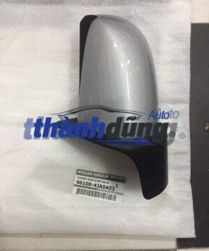 ỐP BẬC LÊN XUỐNG NISSAN NAVARA 961004JA0A03