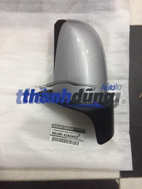 ỐP BẬC LÊN XUỐNG NISSAN NAVARA 961004JA0A03