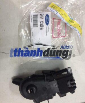 TAY MỞ TRONG FORD ESCAPE