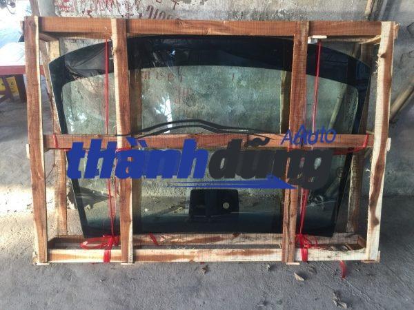 KÍNH CHẮN GIÓ HYUNDAI SOLATI