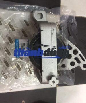 CHÂN MÁY DẦU MAZDA 3