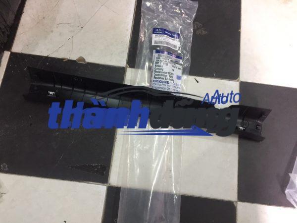 ỐP NHỰA KHUNG CỬA HYUNDAI I10 GRAND