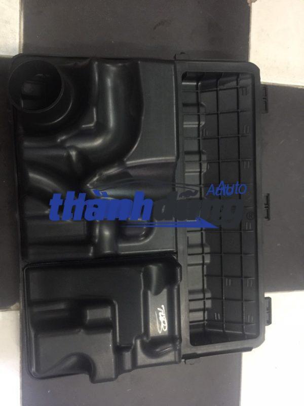 NẮP ĐẬY HỘP LỌC GIÓ TRÊN HYUNDAI I10 GRAND