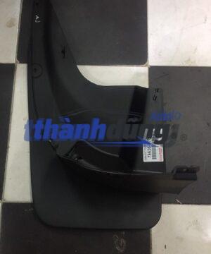 CHẮN BÙN BÁNH SAU TOYOTA LAND CRUISER