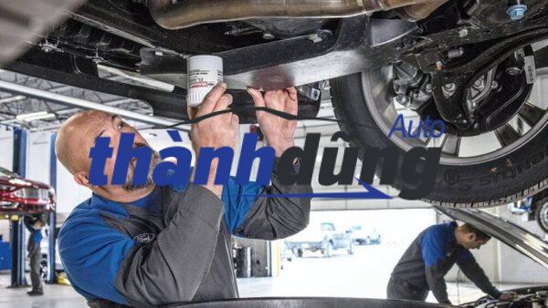 Tay lái không được linh hoạt như trước cũng là dấu hiệu nhận biết tình trạng của thước lái ô tô