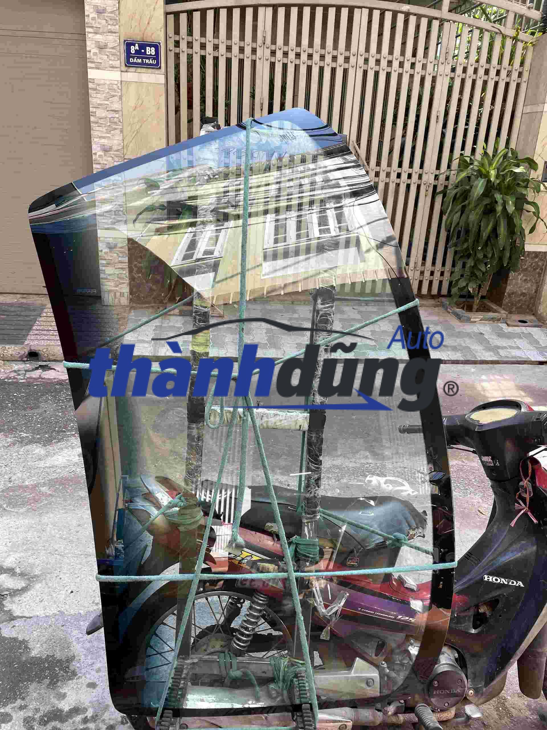 KÍNH CHẮN GIÓ TRƯỚC MAZDA 626