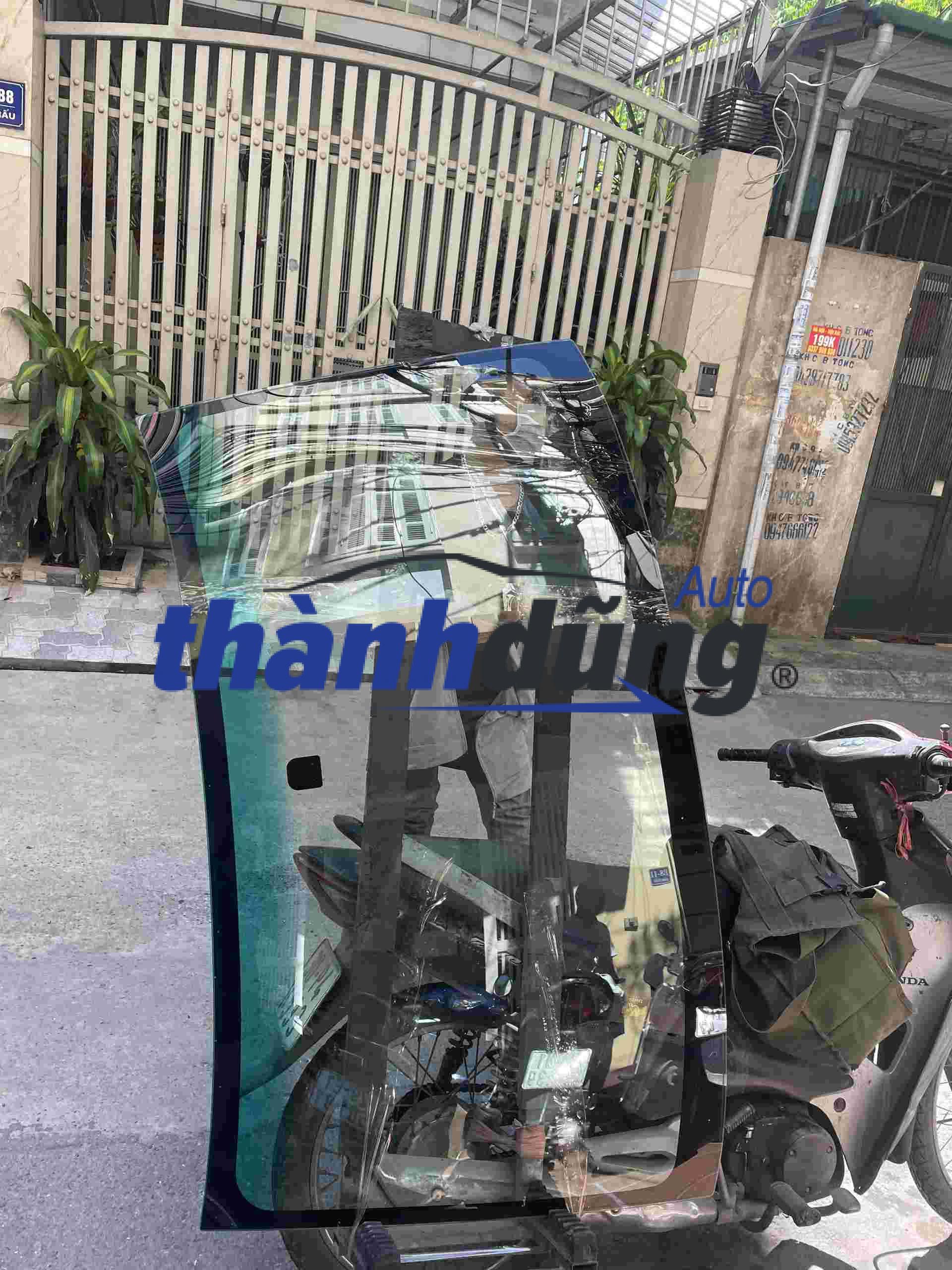 KÍNH CHẮN GIÓ TRƯỚC MITSUBISHI PAJERO SPORT