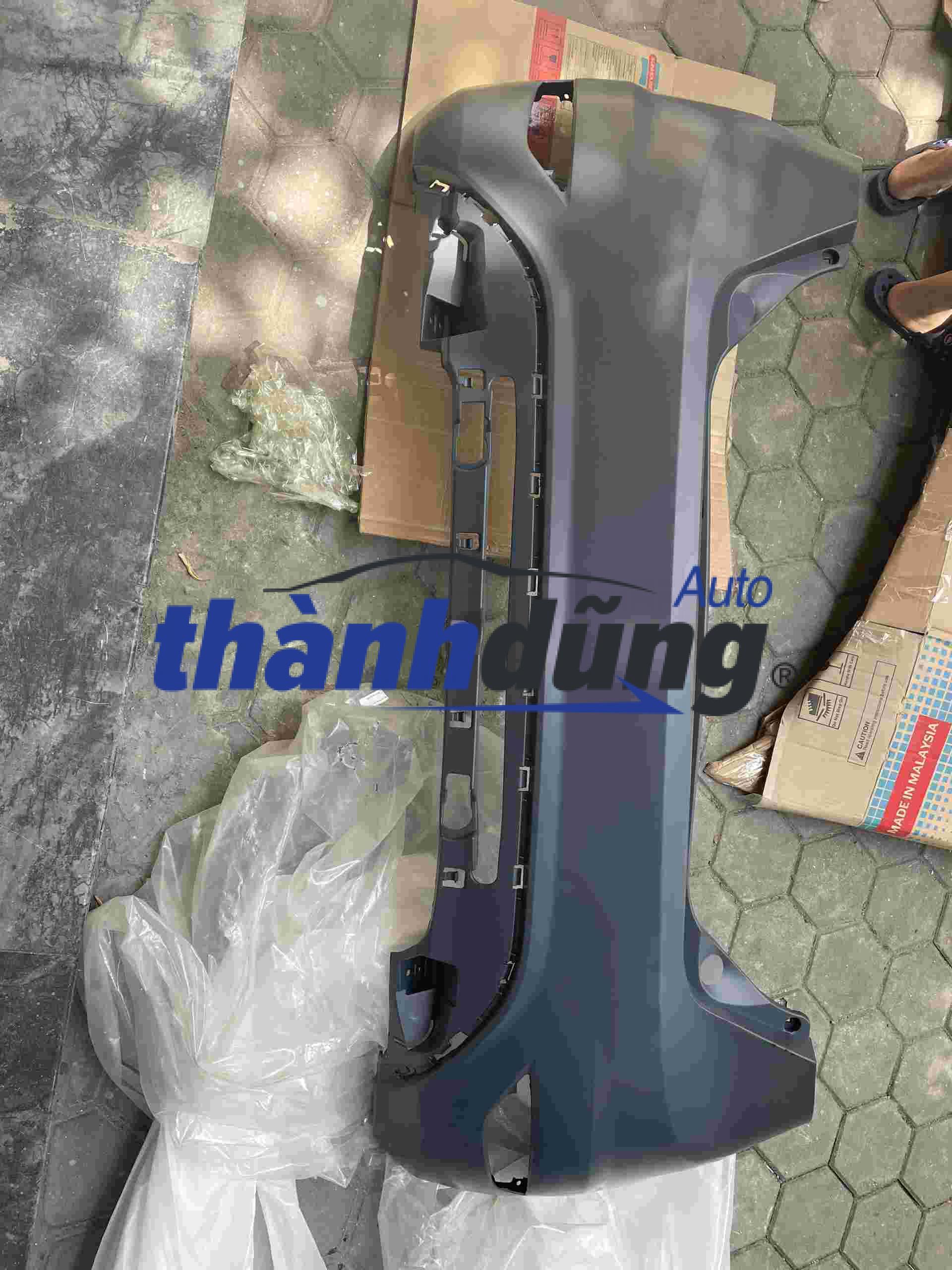 BA ĐỜ SỐC SAU FORD FIESTA