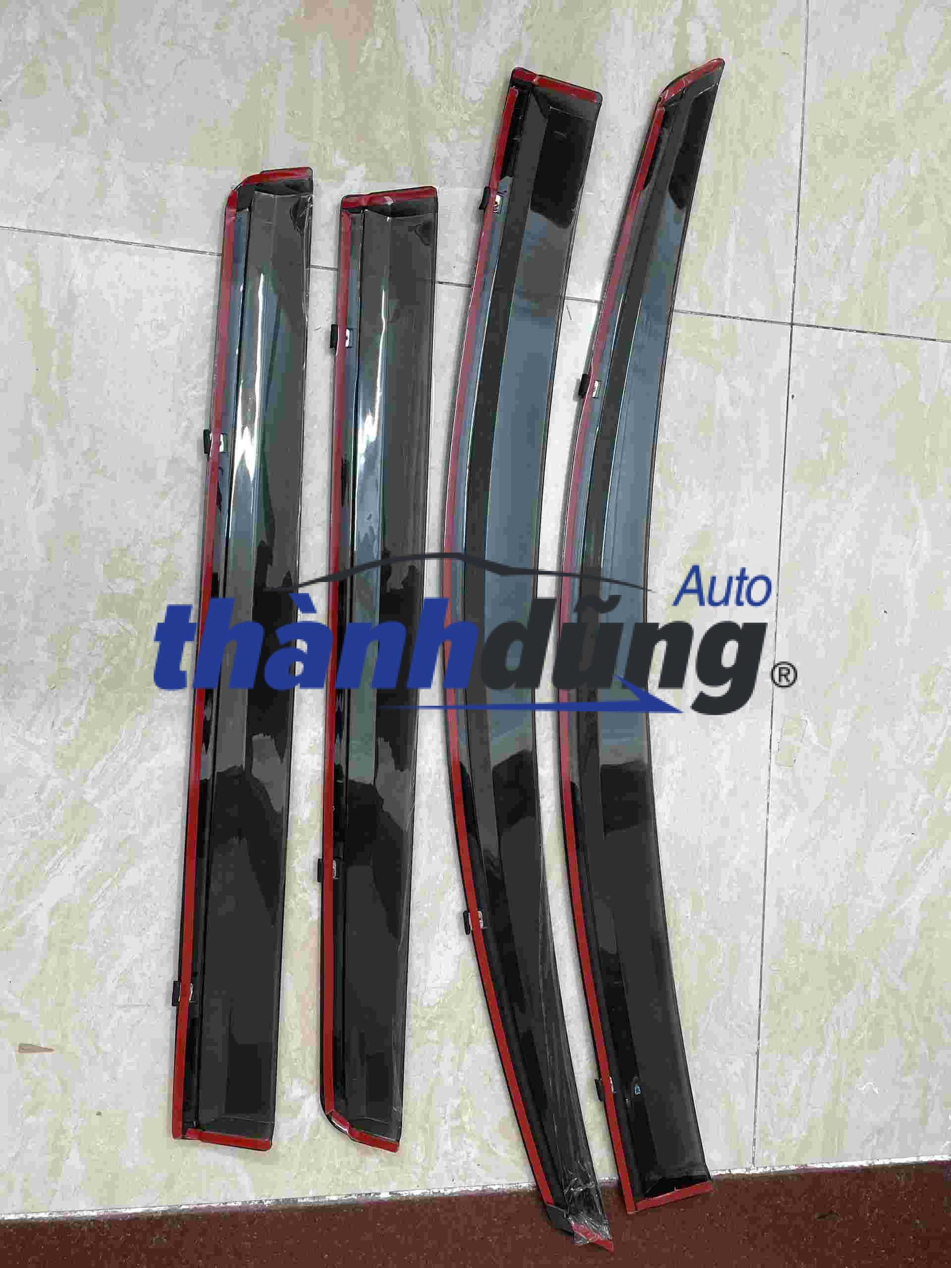 VÈ CHE MƯA NISSAN LIVINA