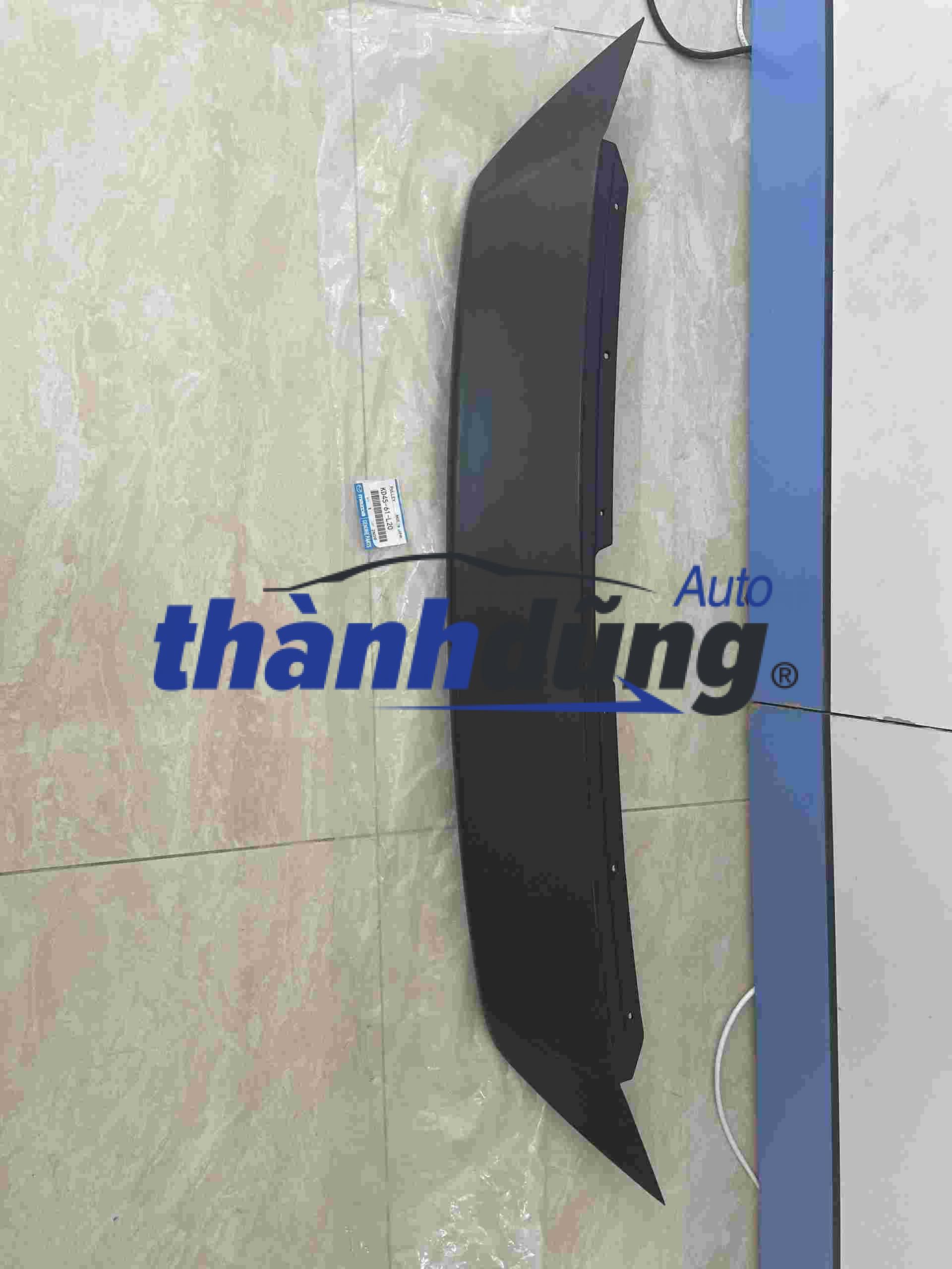 ỐP TRÊN MẶT CA LĂNG MAZDA 3