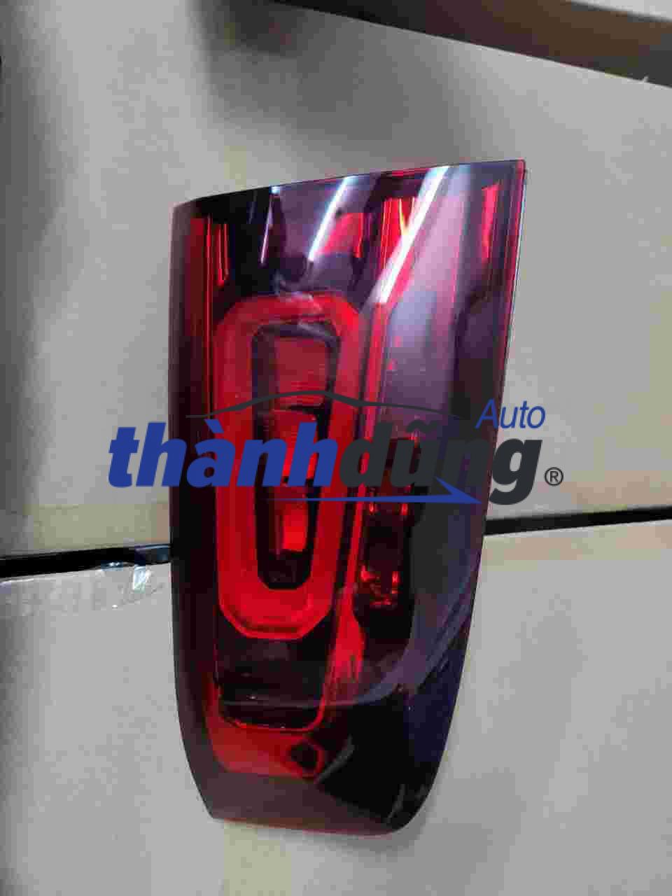 ĐÈN HẬU MIẾNG TRONG MERCEDES GLB 200