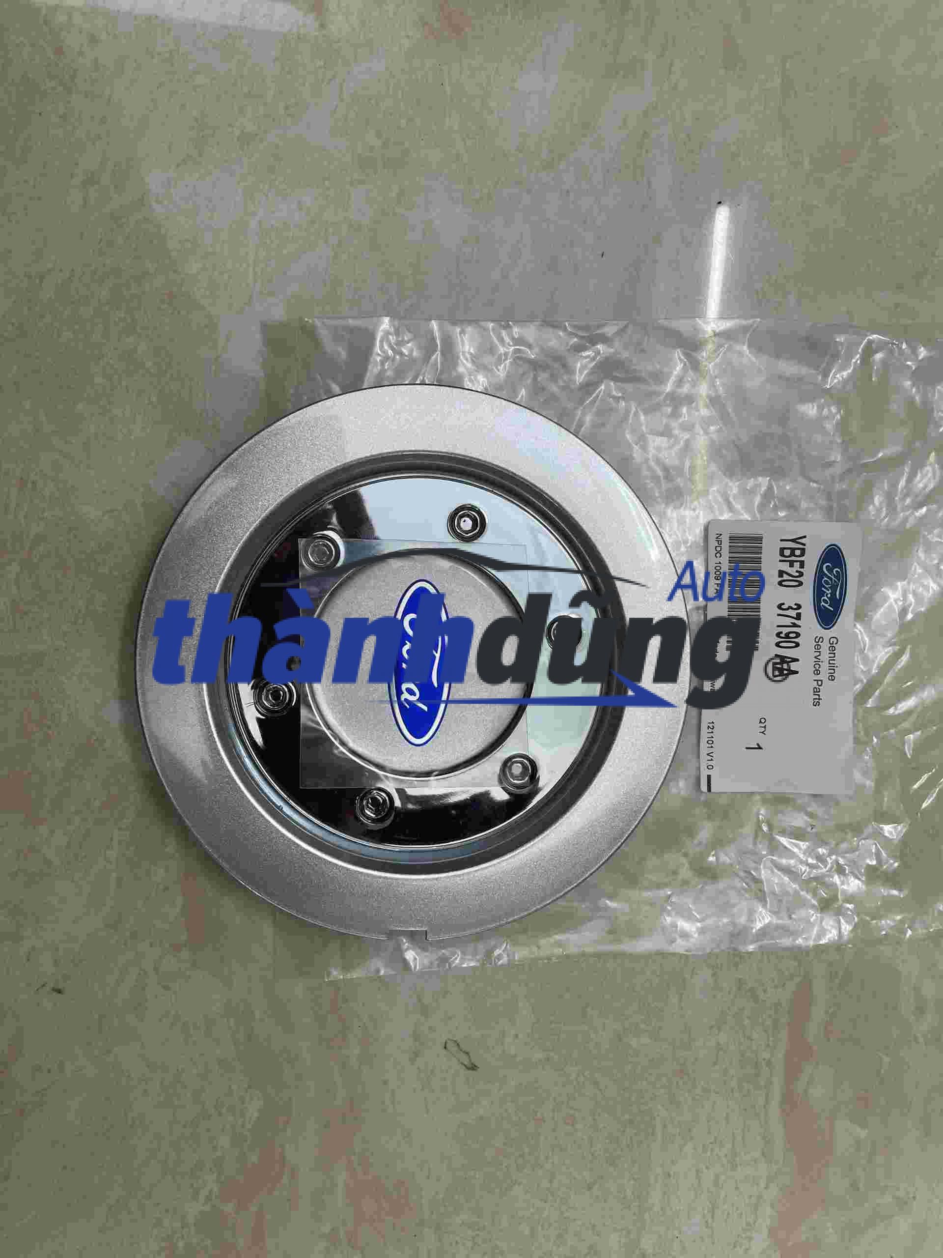 NẮP CHỤP MÂM FORD LASER