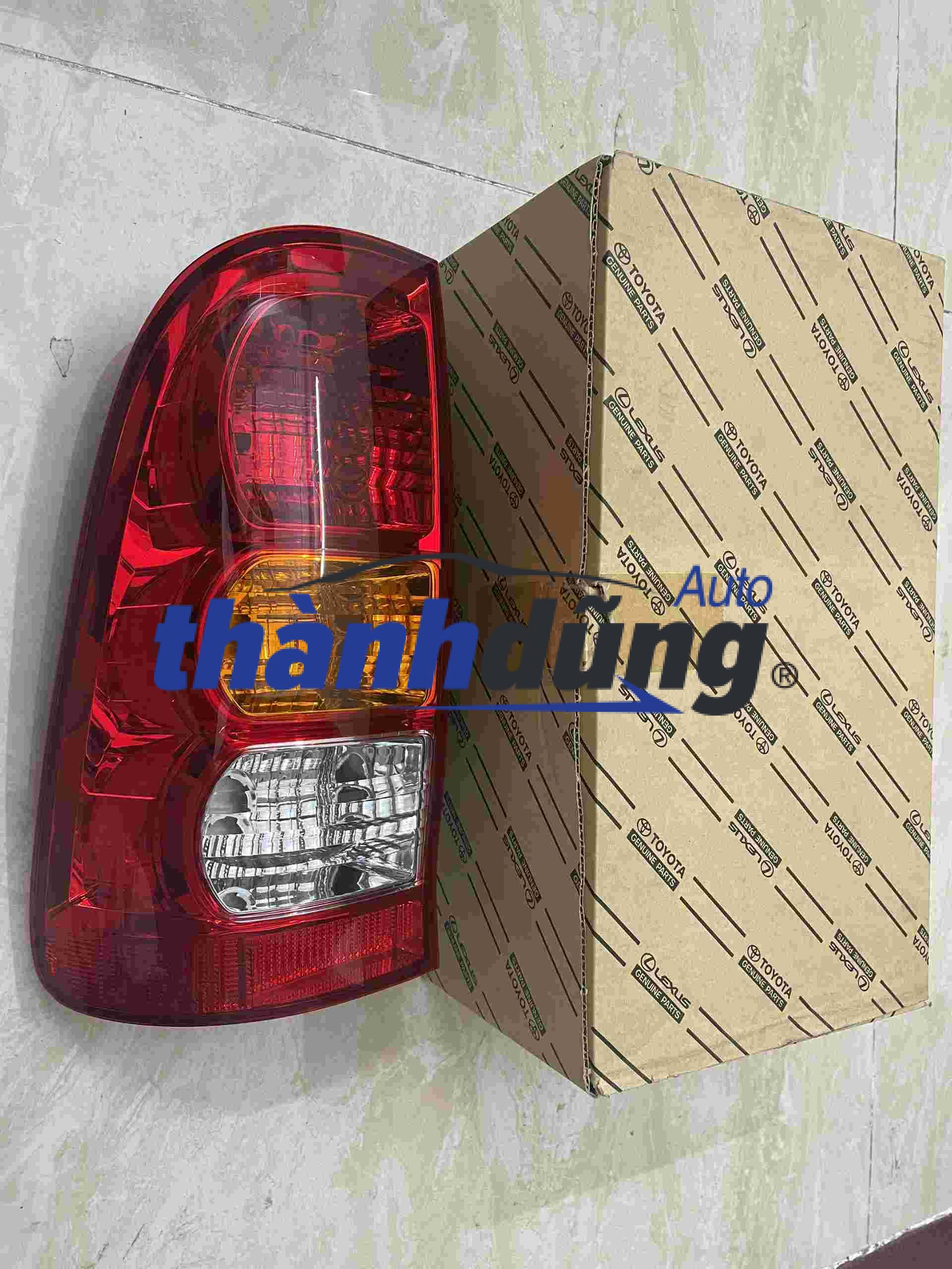 ĐÈN HẬU TOYOTA HILUX CHÍNH HÃNG
