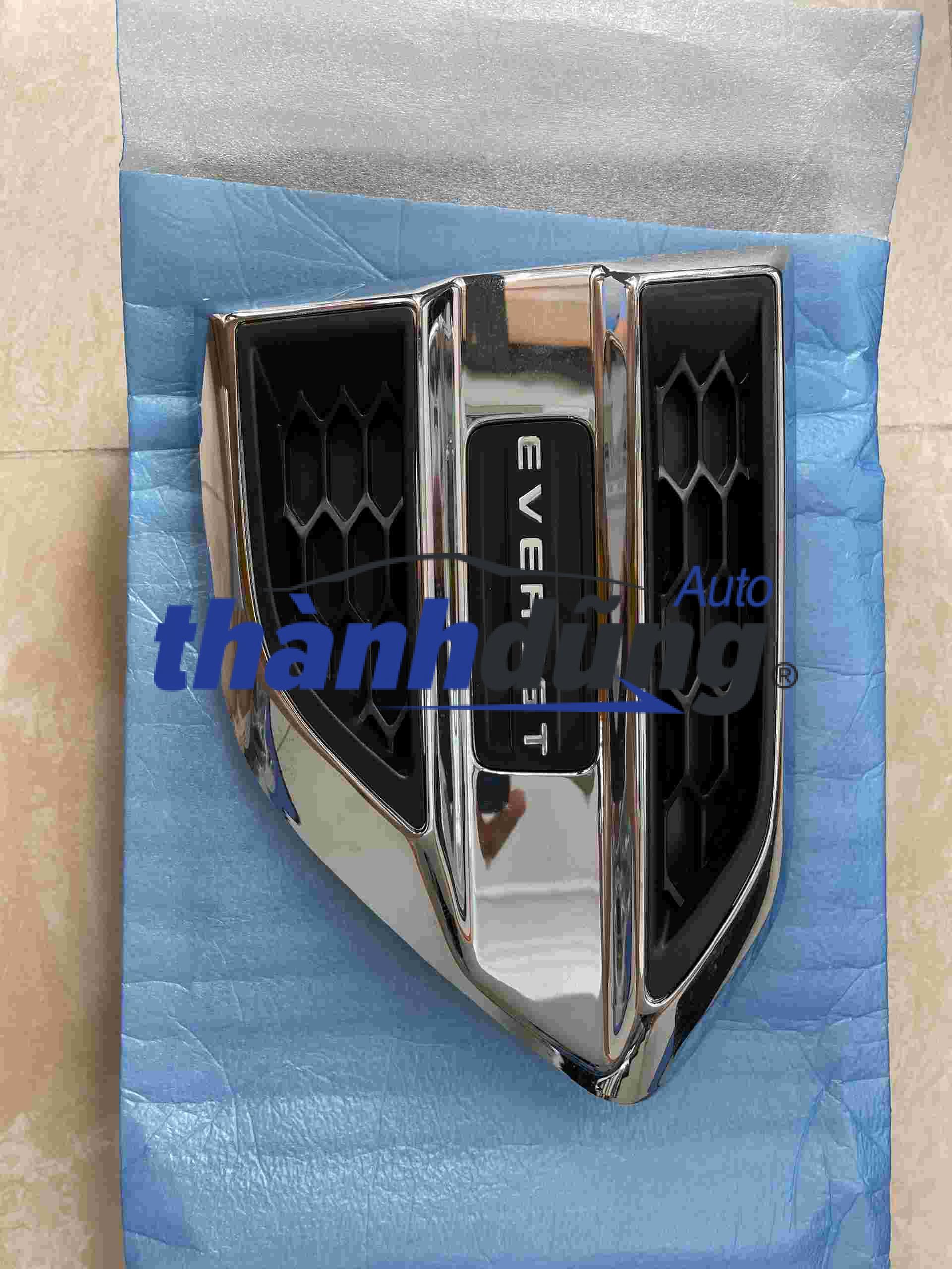 ỐP MANG CÁ FORD EVEREST CHÍNH HÃNG