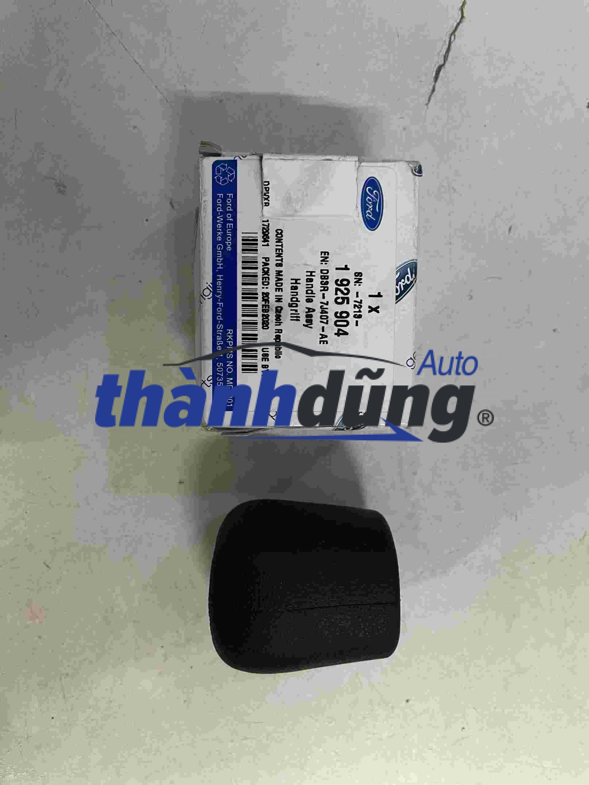 TAY NẮM CẦN SỐ FORD EVEREST DB3R7J407AE1