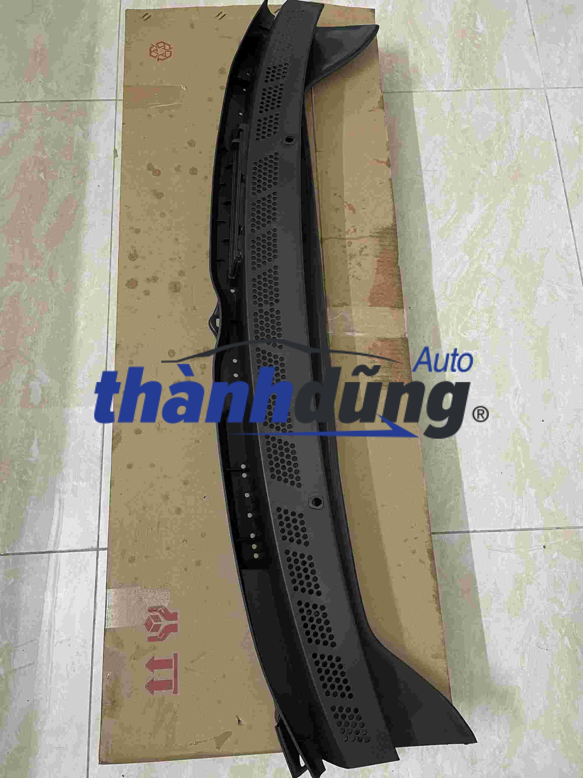 ỐP CHÂN KÍNH CHẮN GIÓ HONDA CIVIC 74200SNAA00