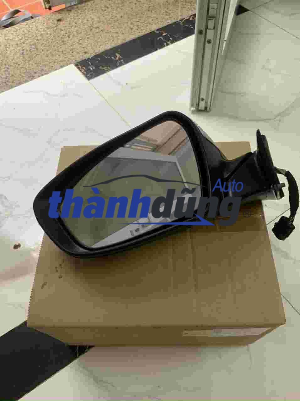 GƯƠNG CHIẾU HẬU KIA K3