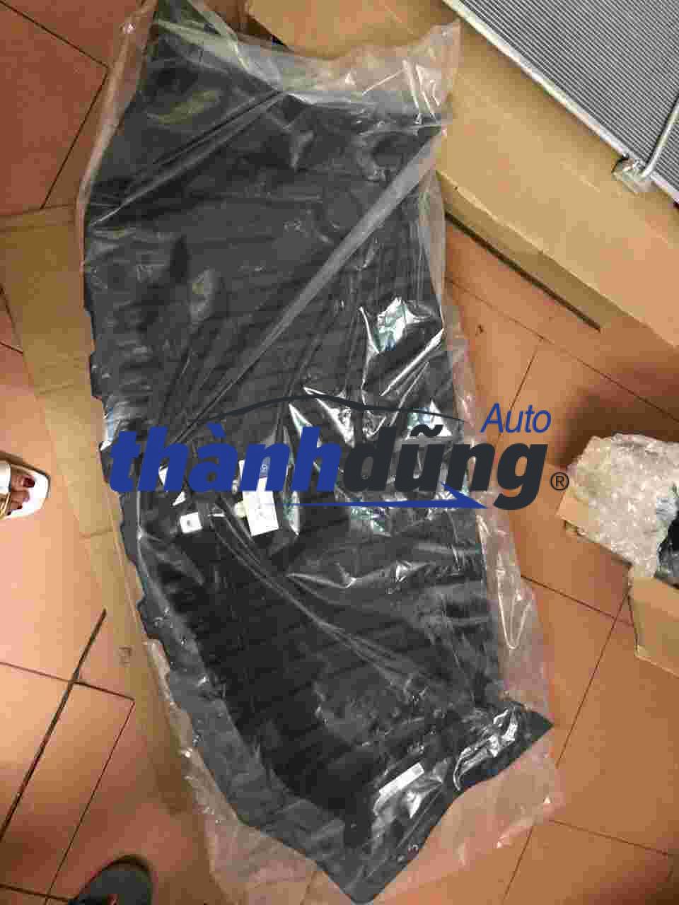CHẮN BÙN GẦM MERCEDES C250, C300, C350