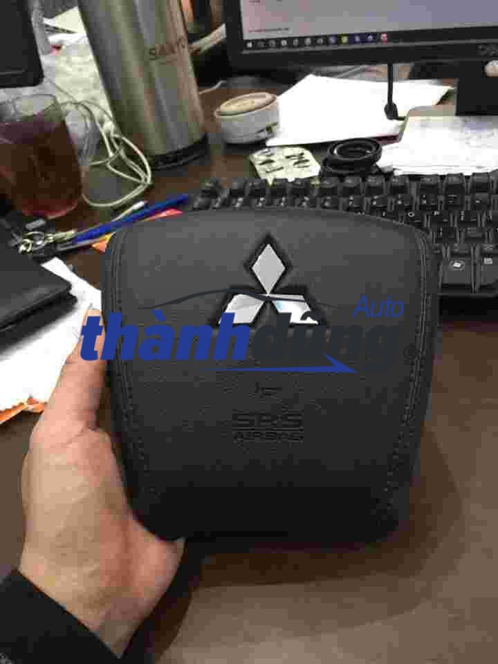 TÚI KHÍ VÔ LĂNG MITSUBISHI TRITON