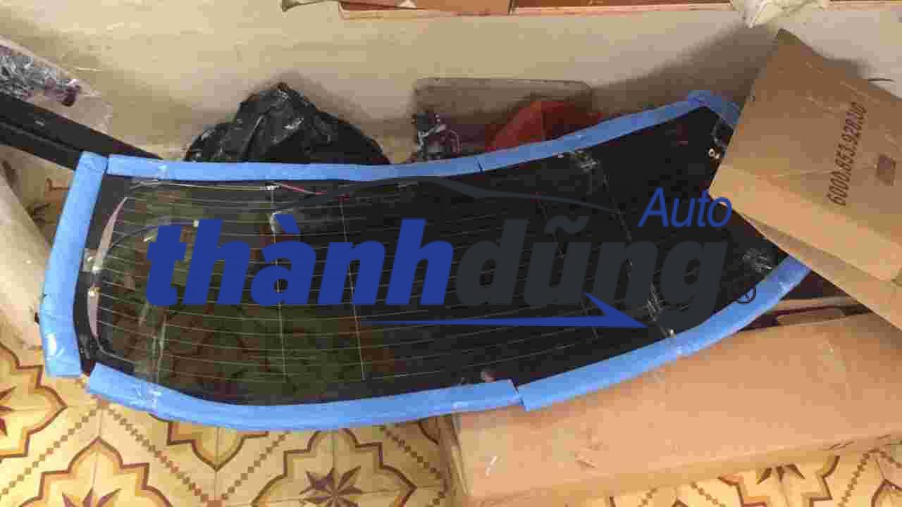 KÍNH CỐP SAU MERCEDES GLC250, GLC300