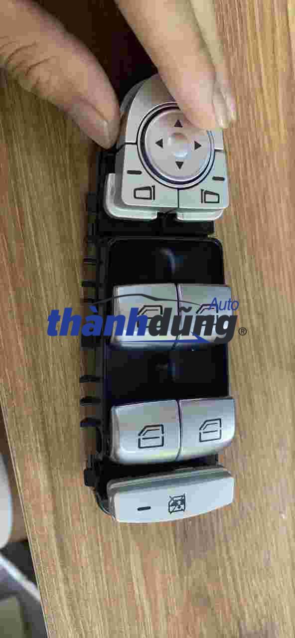 CÔNG TẮC LÊN KÍNH TỔNG MERCEDES C300, C400, C63 AMG