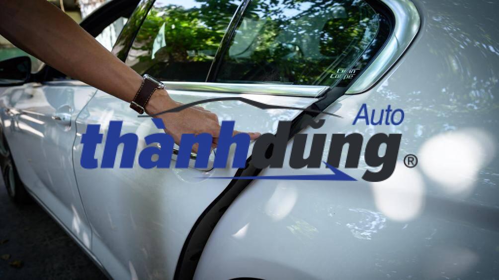 XỬ LÝ KHI KÍNH CÁNH CỬA Ô TÔ BỊ KẸT