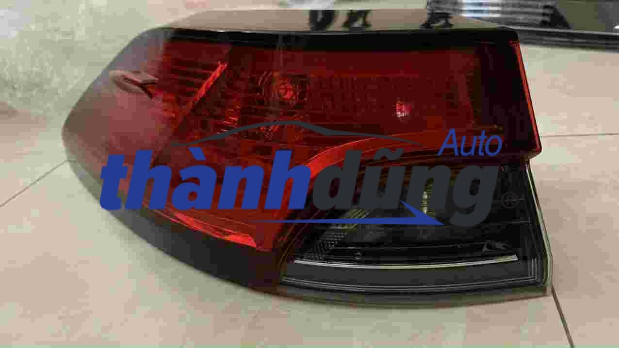 ĐÈN HẬU TRÁI TOYOTA CROSS