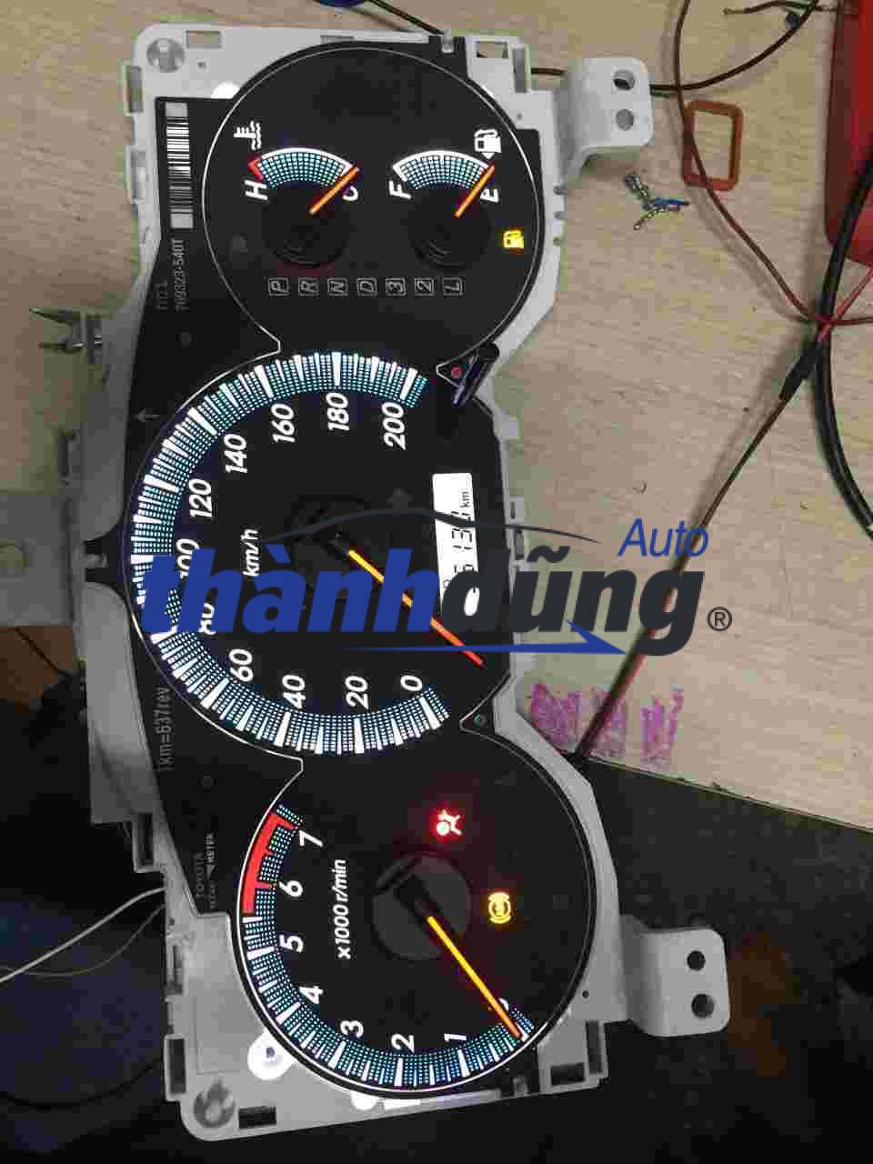 ĐỒNG HỒ TÁP LÔ TOYOTA FORTUNER