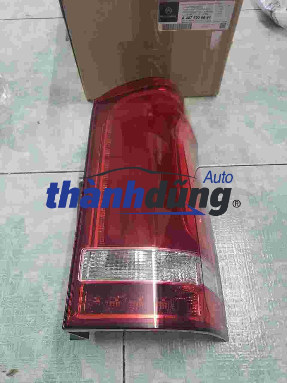 ĐÈN HẬU MERCEDES V250