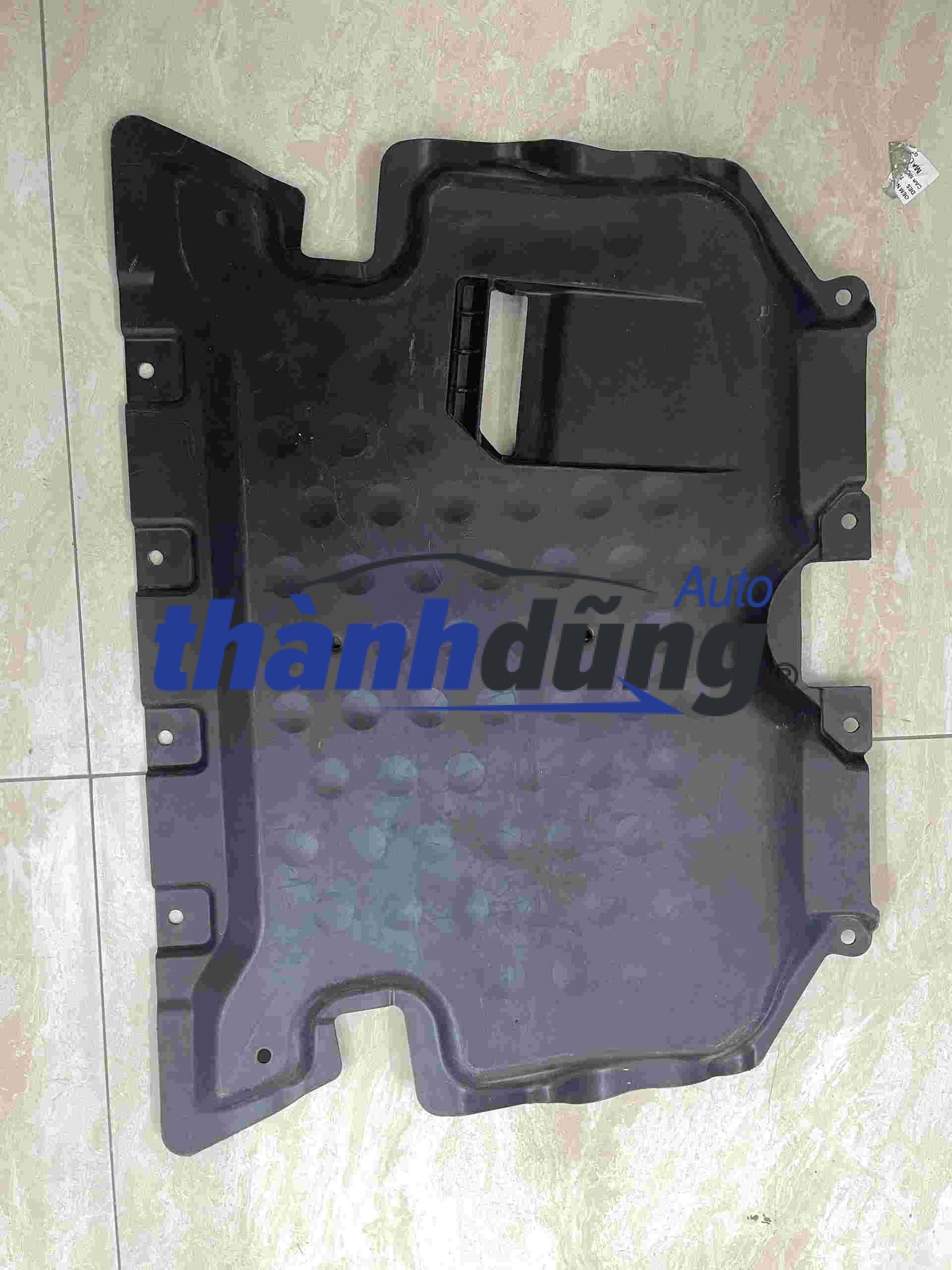 CHẮN BÙN GẦM MERCEDES E250, E300, E200