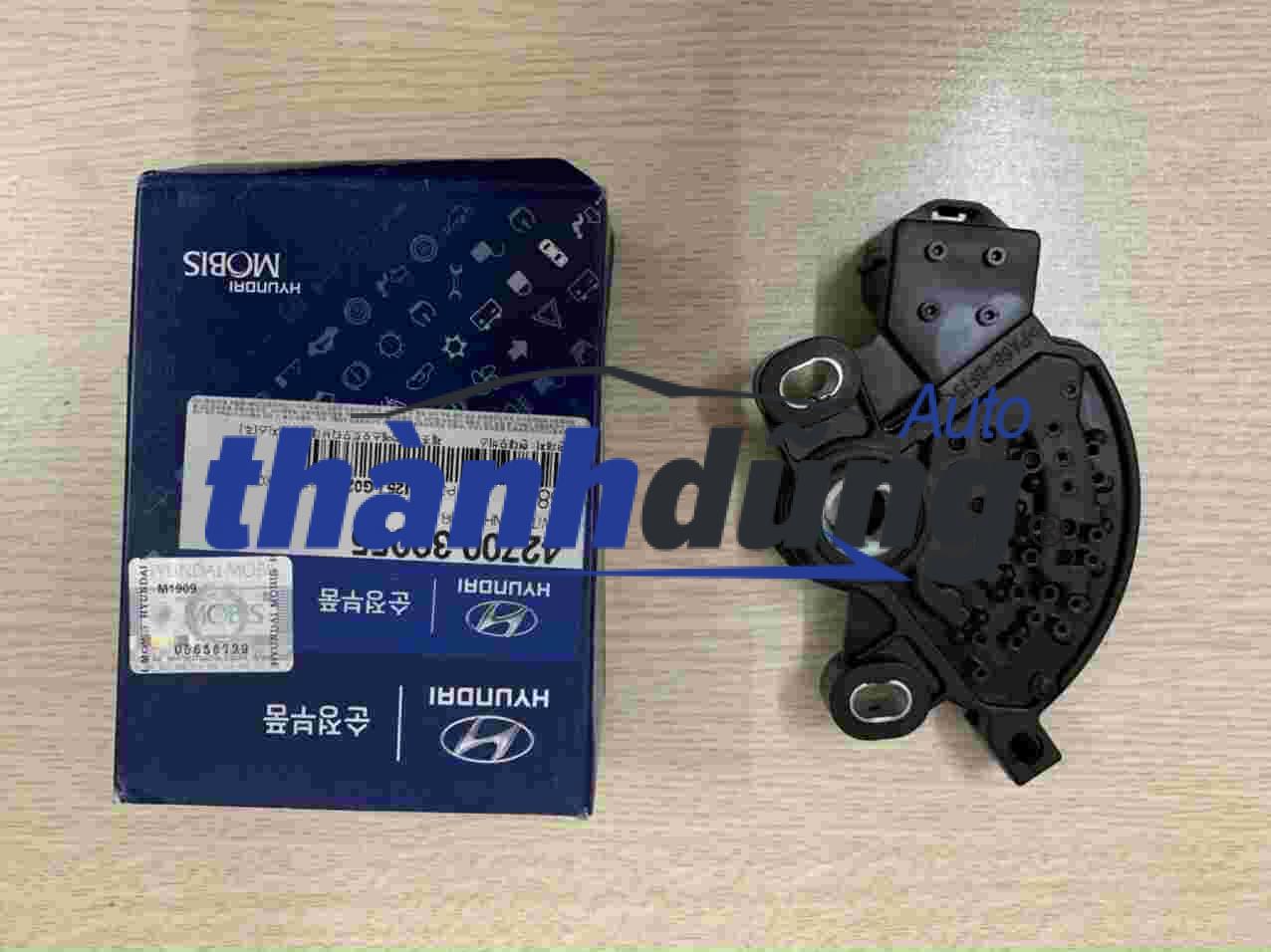 CÔNG TẮC RẺ QUẠT HỘP SỐ HYUNDAI TUCSON