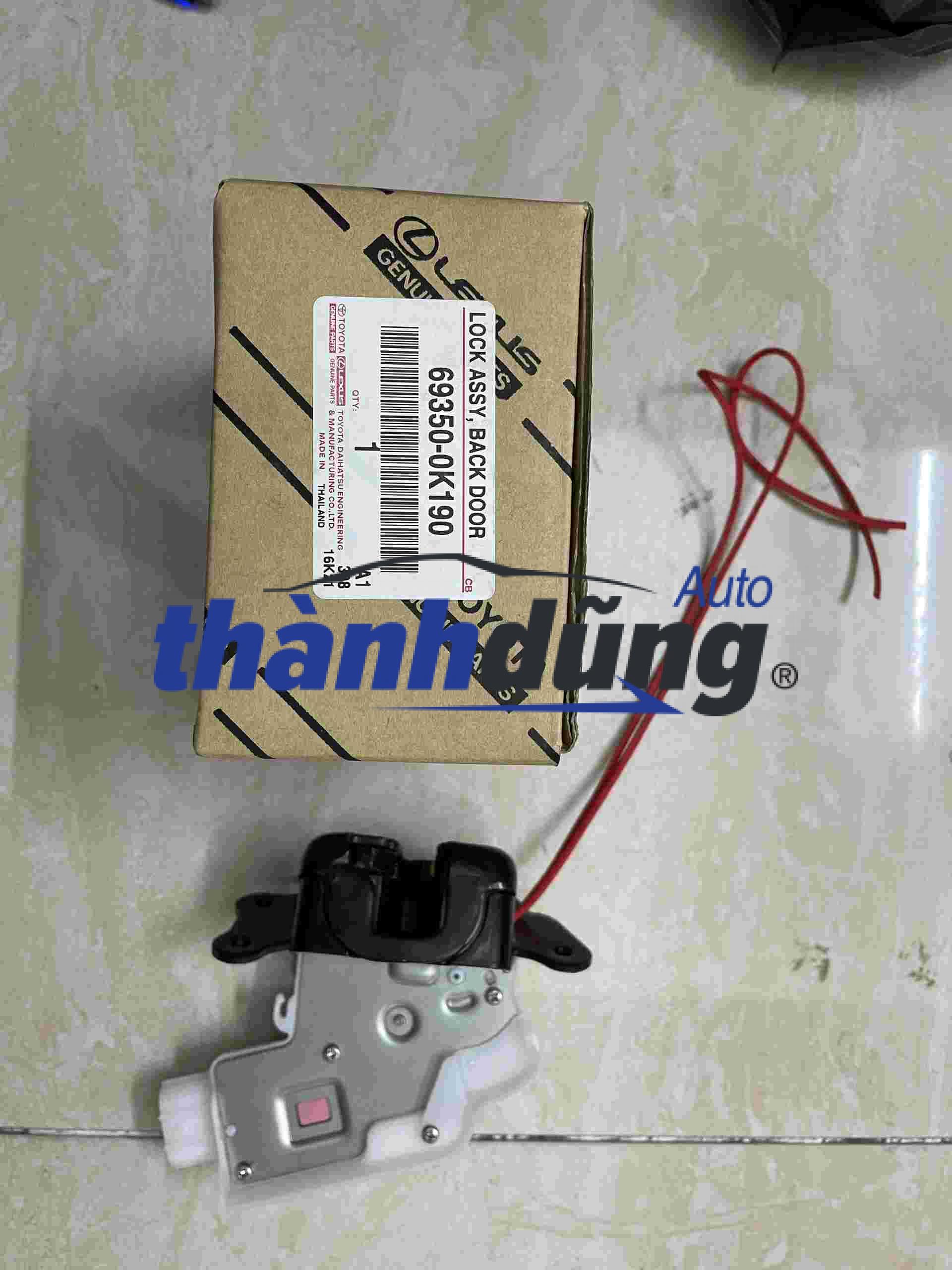 Ổ NGẬM CỐP HẬU TOYOTA INNOVA