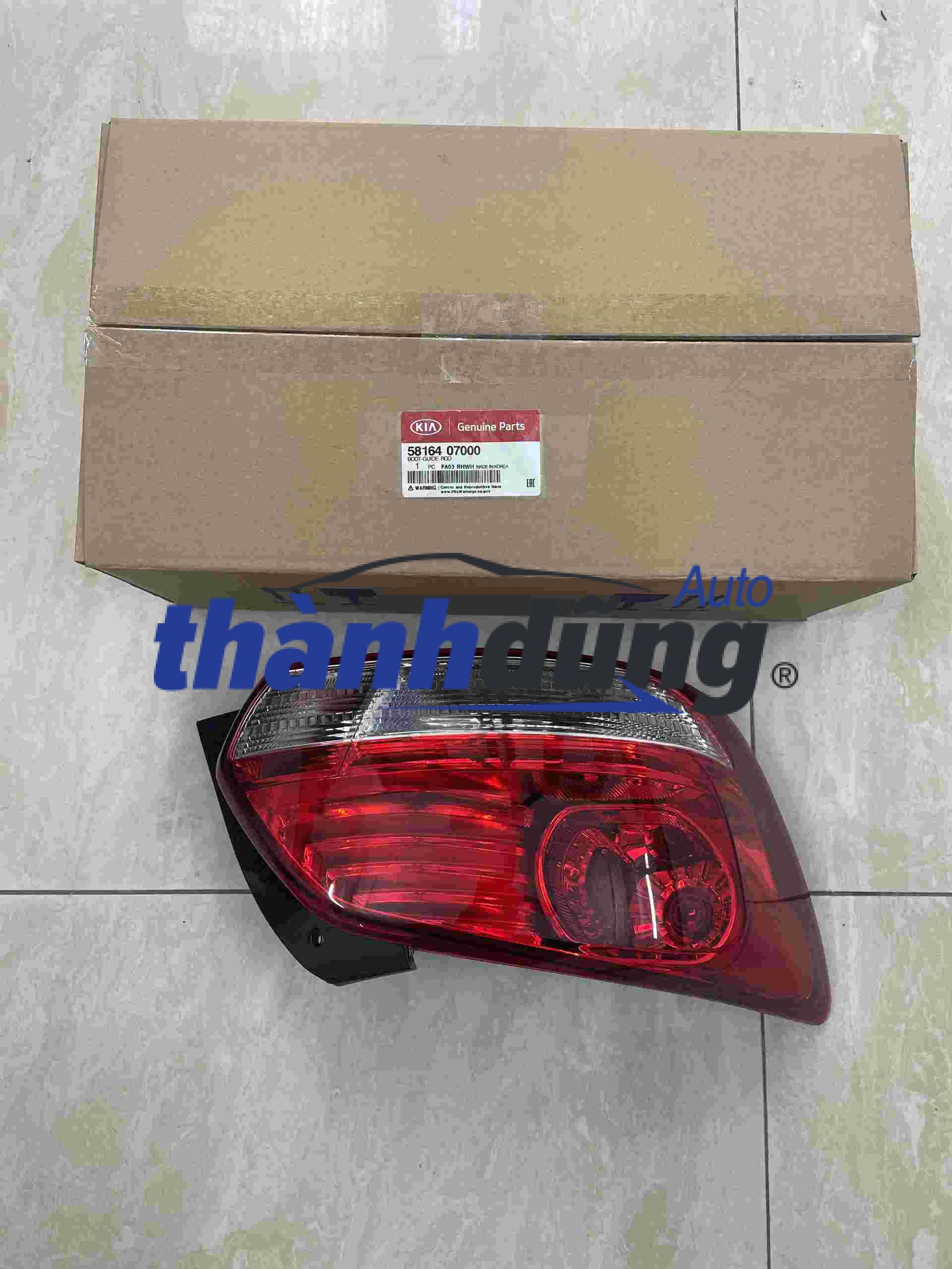 ĐÈN HẬU TRÁI KIA SOLUTO