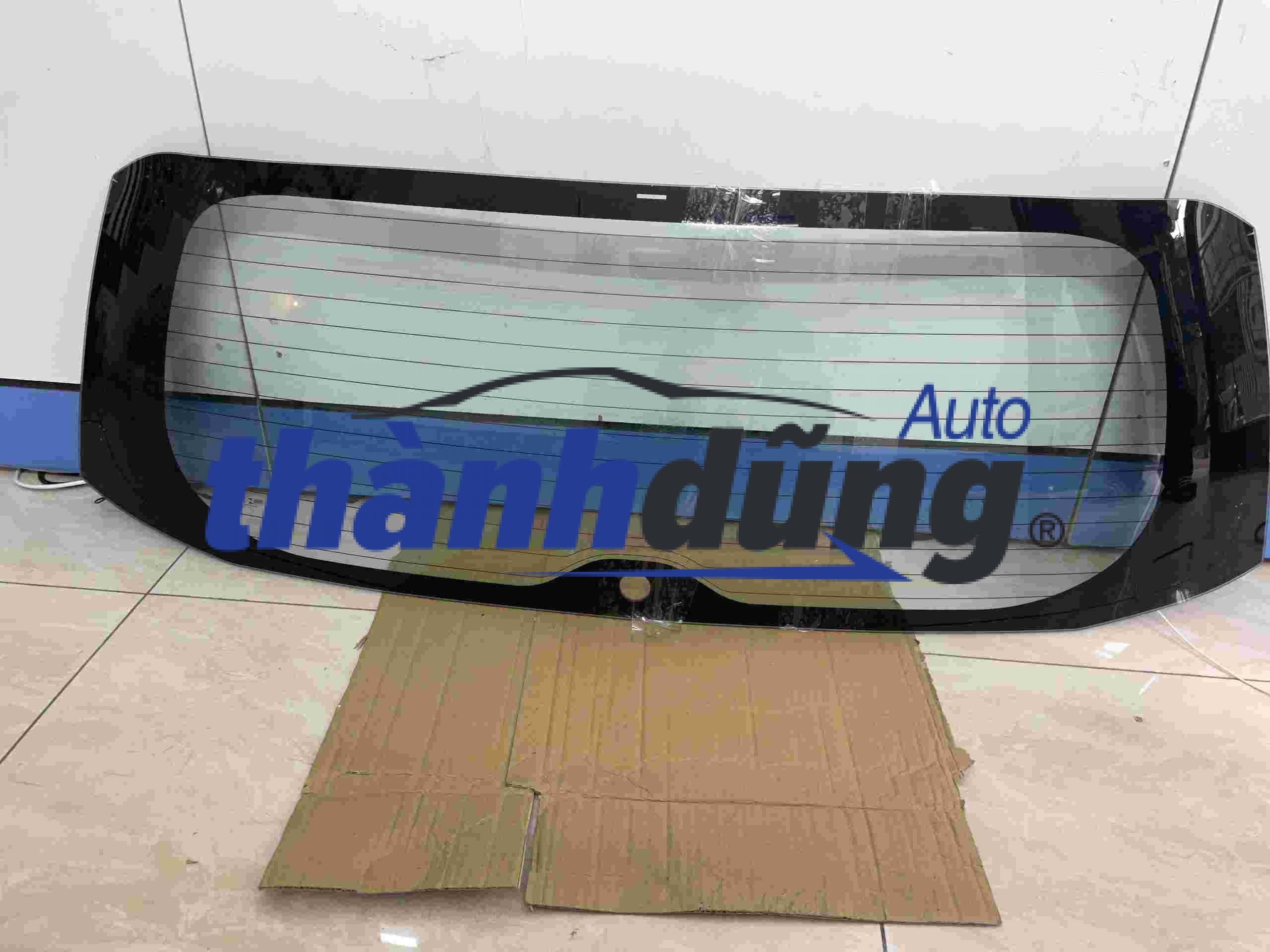 KÍNH CHẮN GIÓ XE TOYOTA CAMRY