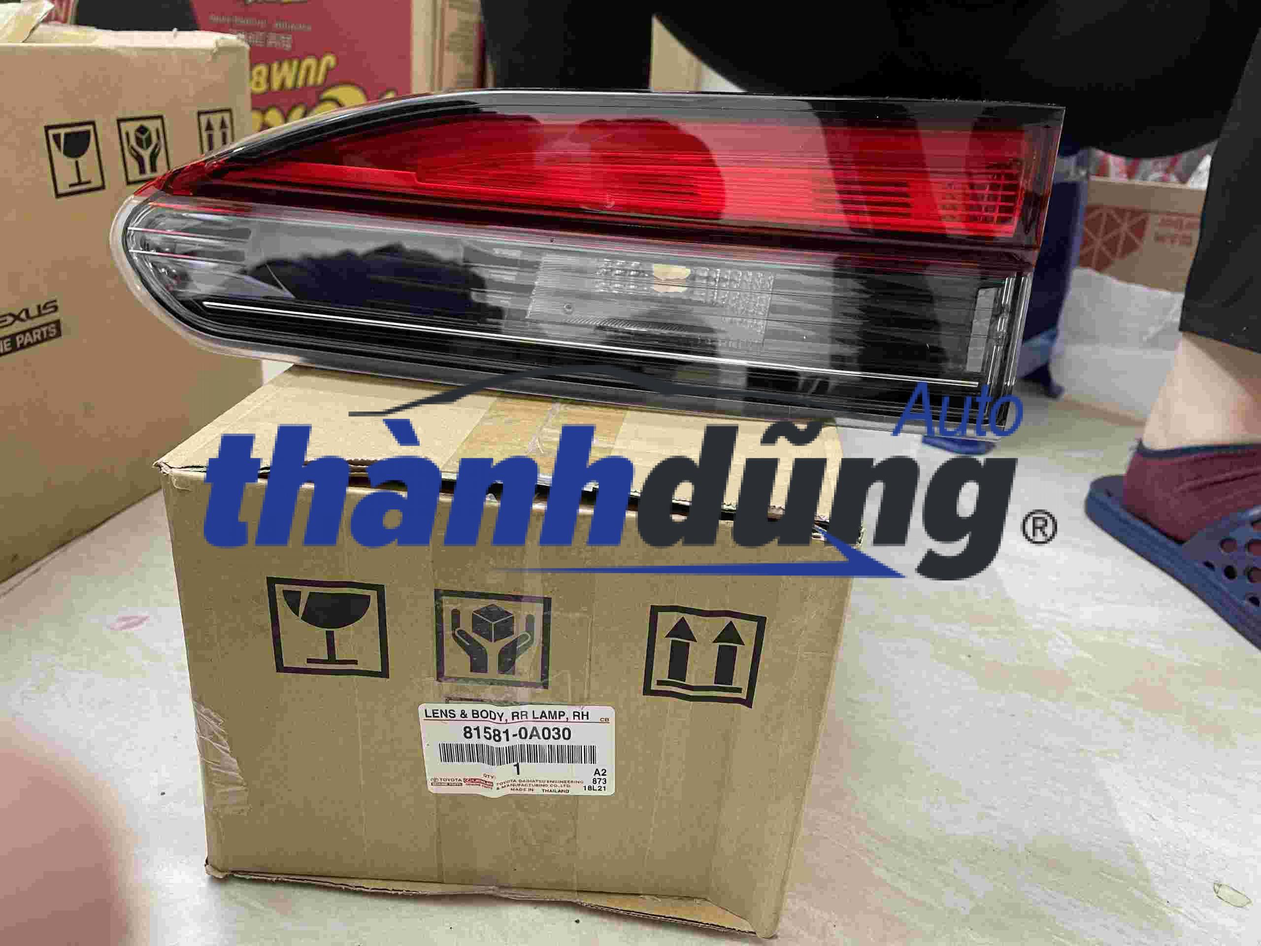 ĐÈN HẬU CỐP TOYOTA CROSS