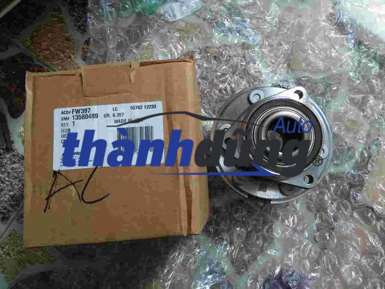 BI MAY Ơ TRƯỚC CADILLAC SRX