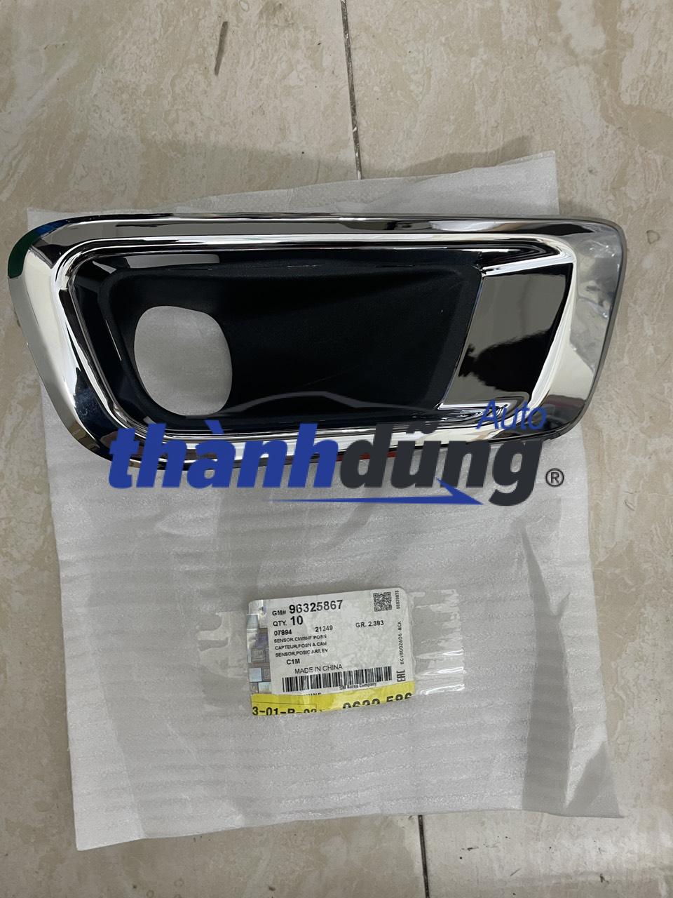 ỐP ĐÈN GẦM CHEVROLET COLORADO