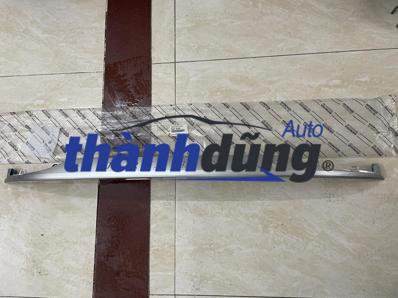 TAY MẠ CỬA HẬU TOYOTA FORTUNER