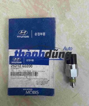 CẢM BIẾN BÁO LÙI HYUNDAI PORTER 2