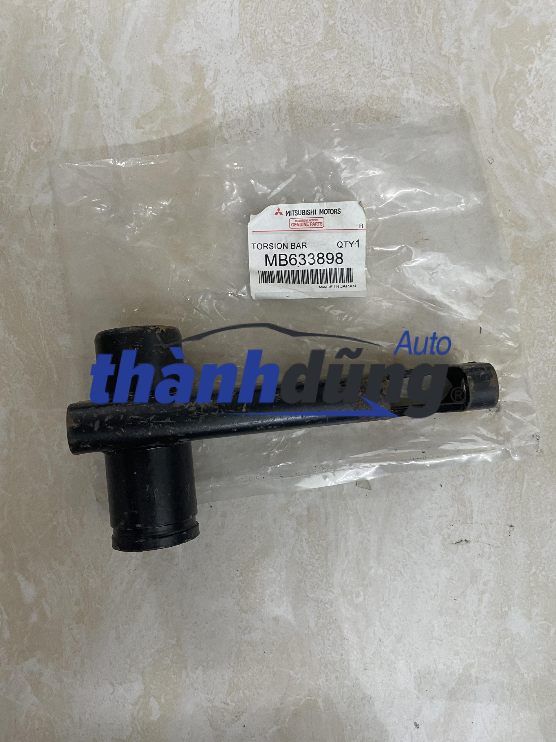 ỐP ĐẦU TRÊN THANH GIẰNG CÂN BẰNG TRƯỚC MITSUBISHI PAJERO