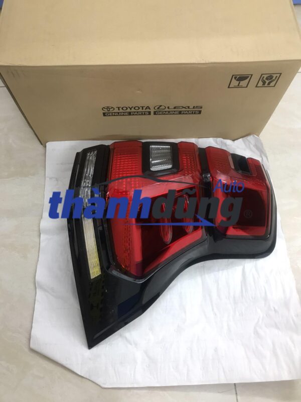 ĐÈN HẬU TOYOTA LAND CRUISER PRADO 2019