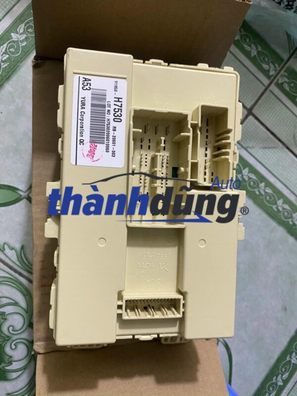 HỘP CẦU CHÌ TRONG XE KIA SOLUTO