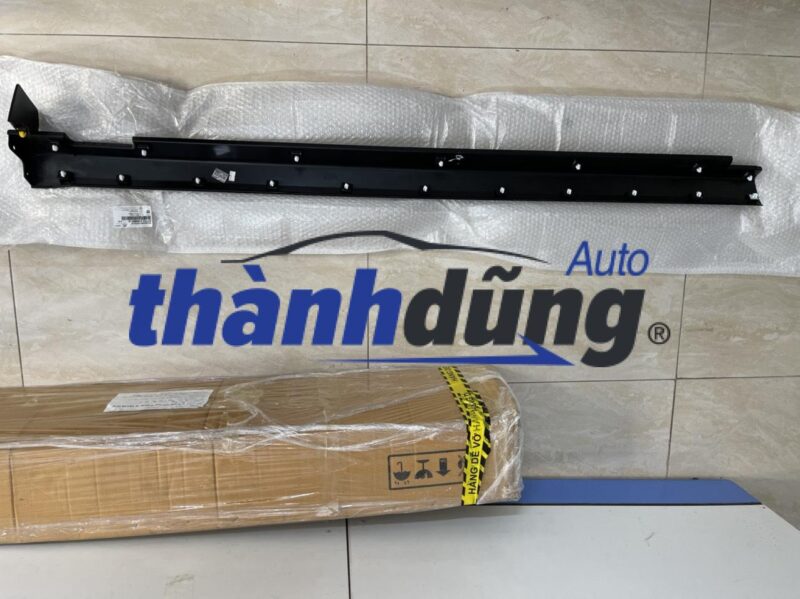 ỐP BA BU LÊ HYUNDAI SANTAFE 2011