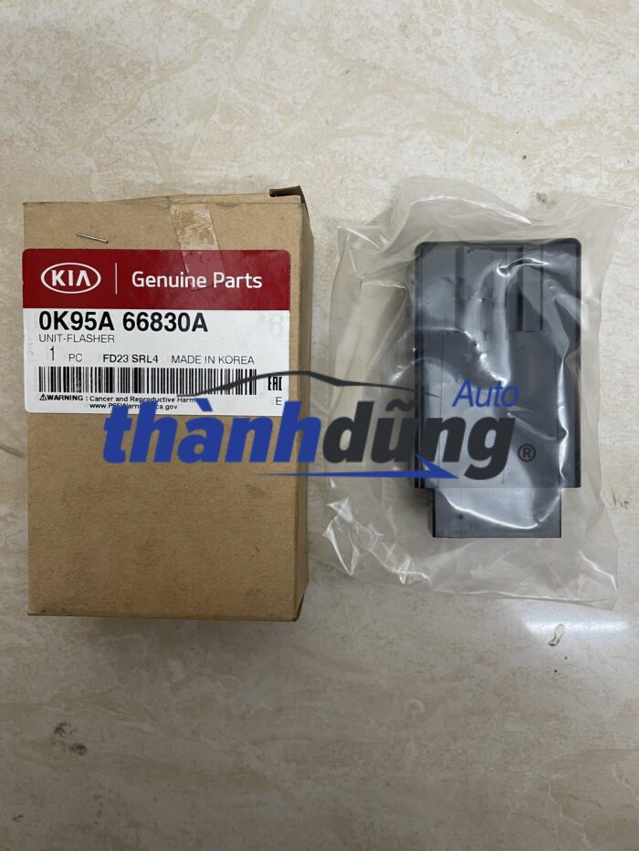 Rơ le đèn khẩn cấp Kia Carnival